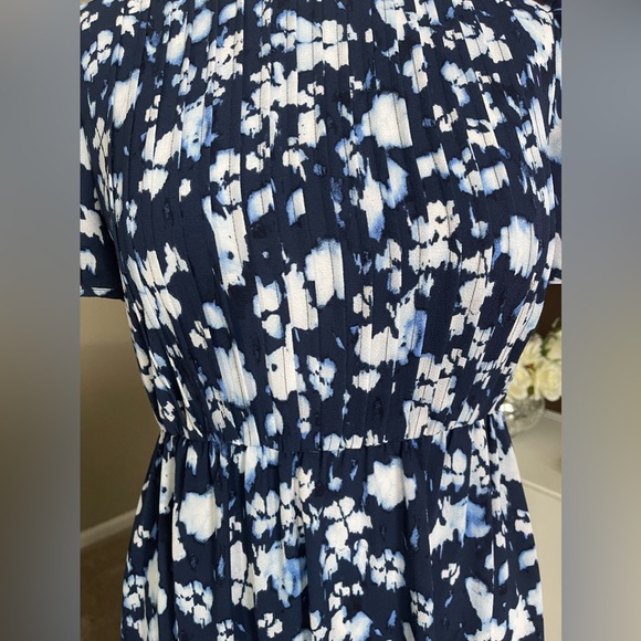 Women's dress - Picture 7 of 11